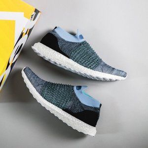 ADIDAS UltraBoost laceless Parley - 9US